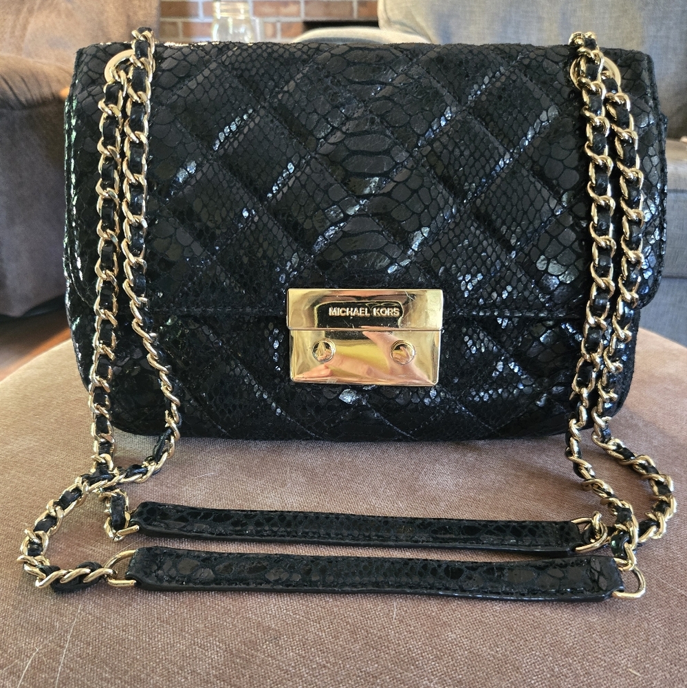 Michael Kors Black Quilted Shoulder Bag